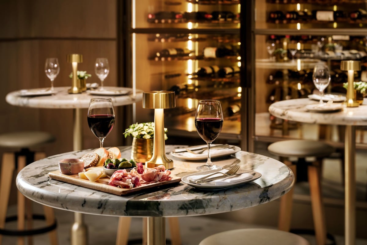 Charcuterie board and wine in the Gastrobar