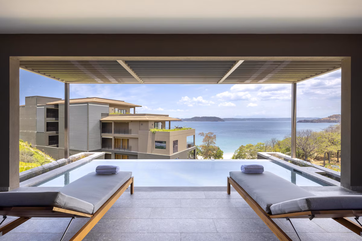 Suite with private infinity pool