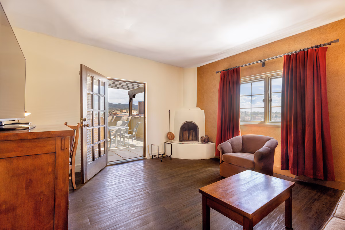 Room with balcony overlooking the mountians