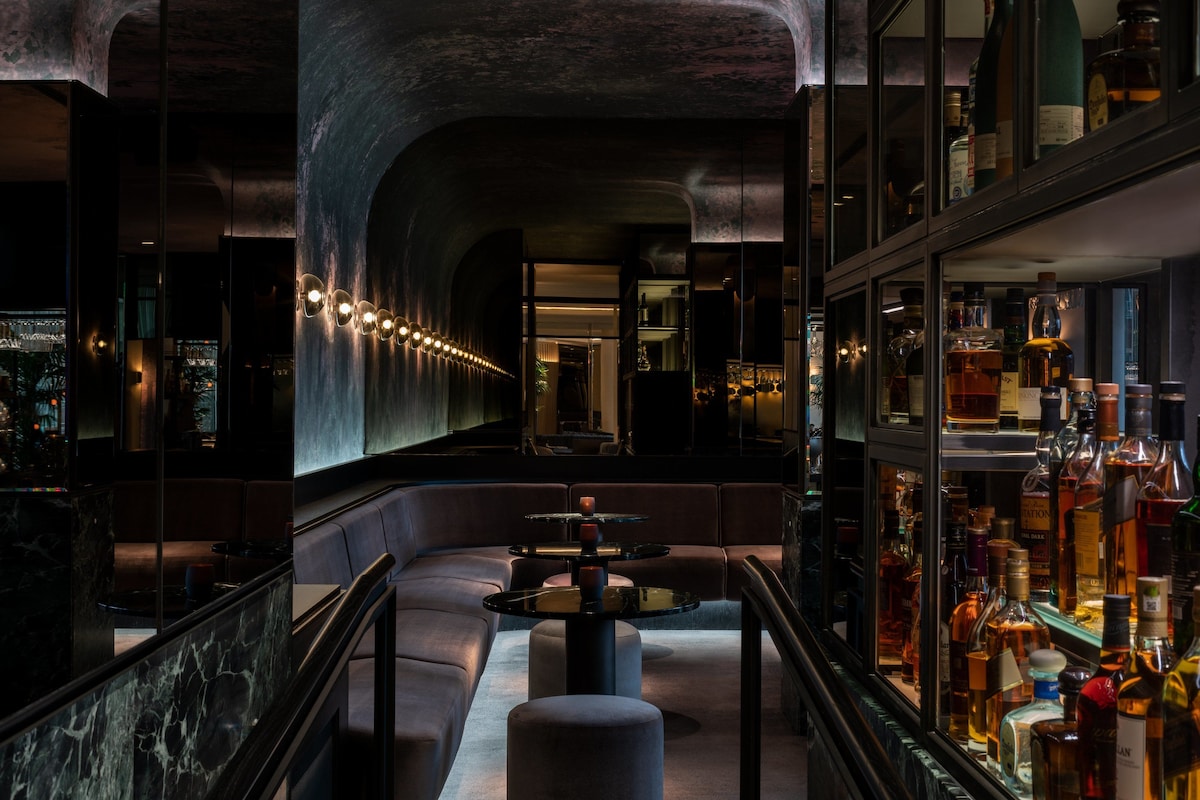 Hotel bar
