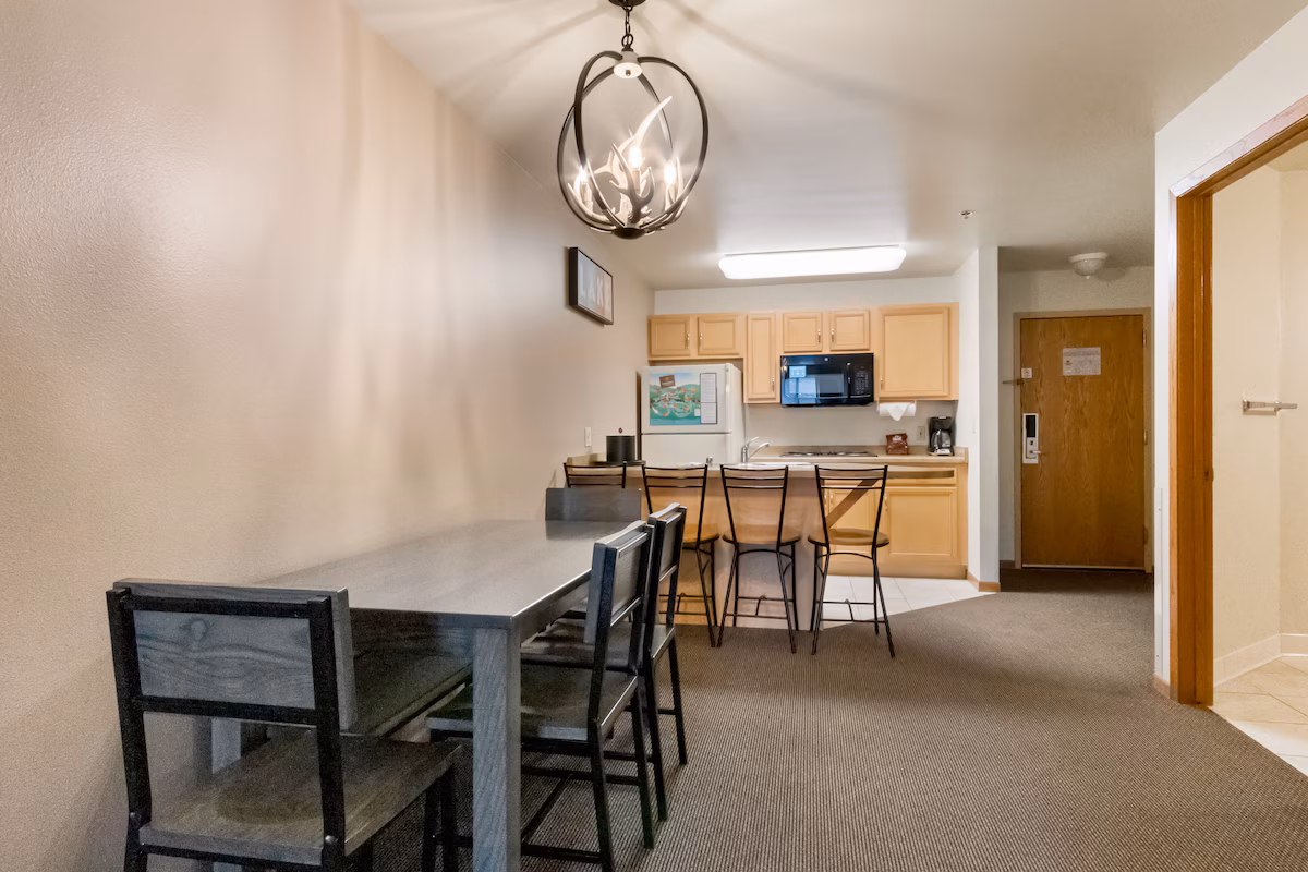 One bedroom with kitchen