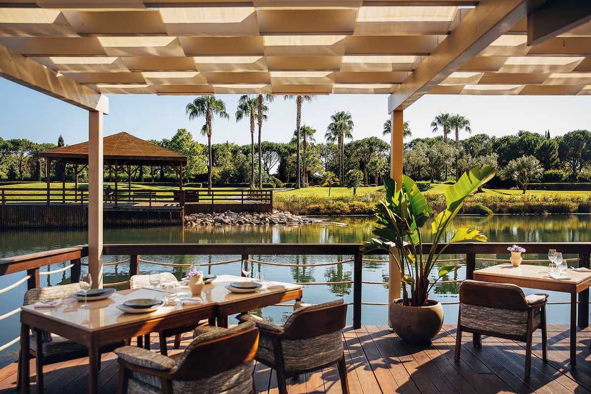 Resort dinning on the terrace