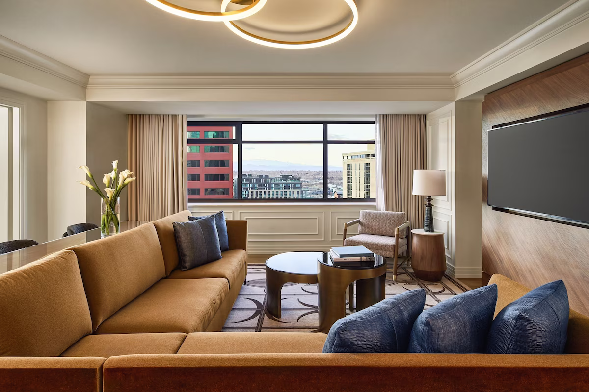 Suite with city view