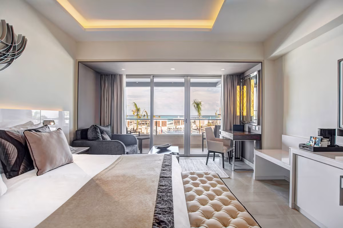 One king ocean view suite