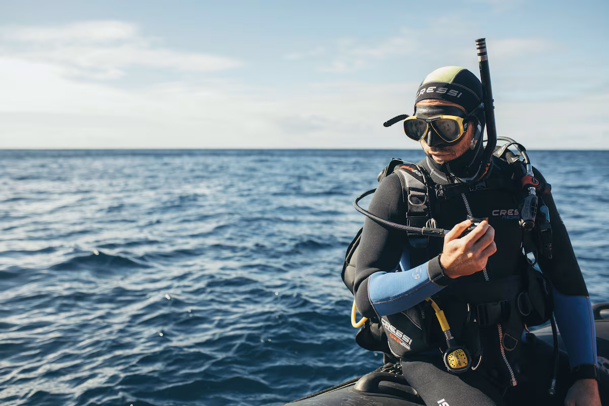 Scuba the coast waters
