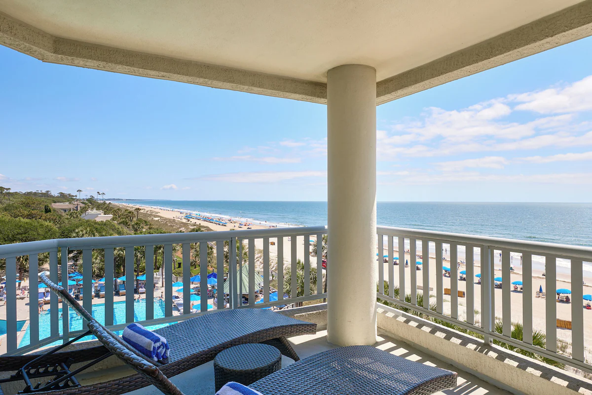 Suite with a corner ocean view