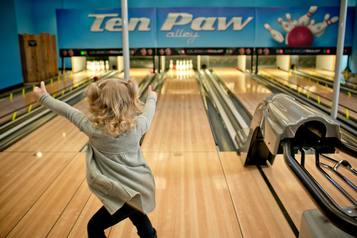 Hotel bowling