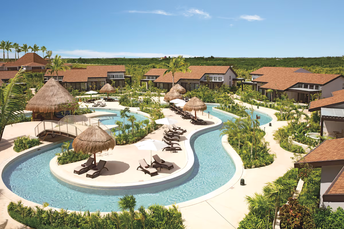 Resort lazy river