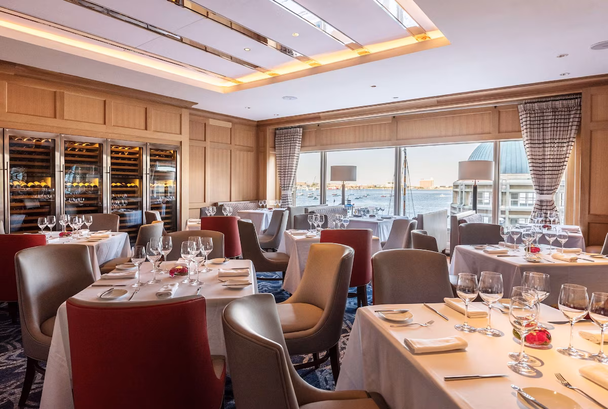 Dinning with a view of the harbor