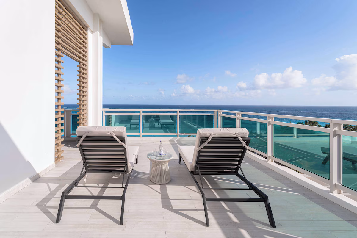 Balcony with oceanview