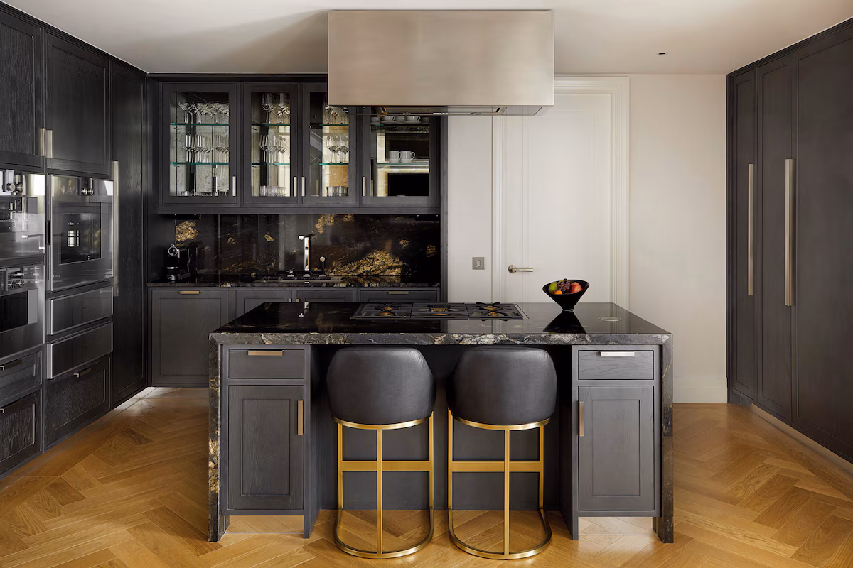 Suite with kitchen