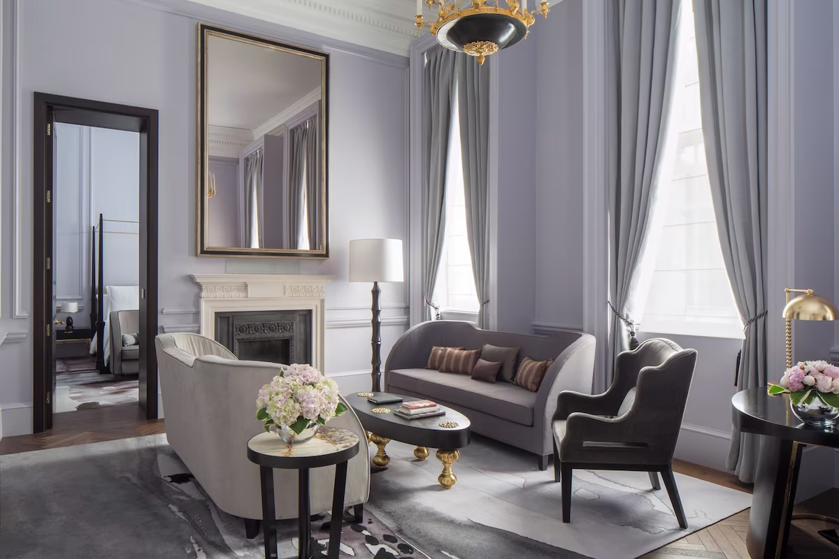 Suite living room
