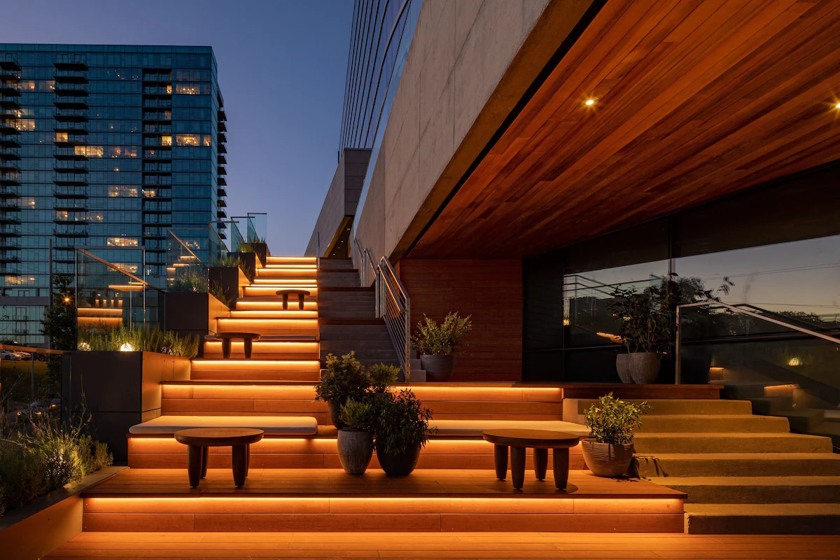 Live music on the steps