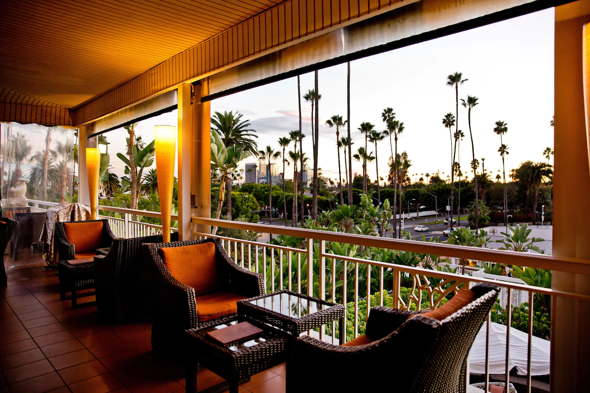 Drink and snacks on the balcony