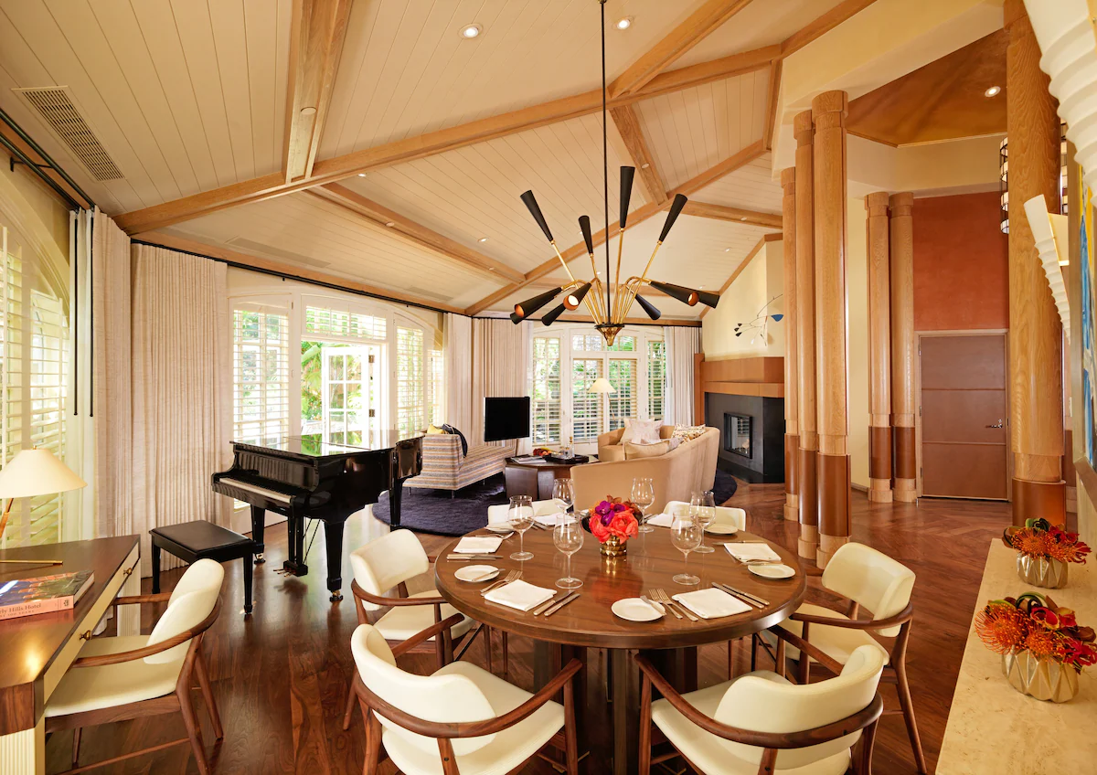 Bungalow dinning and entertaining area