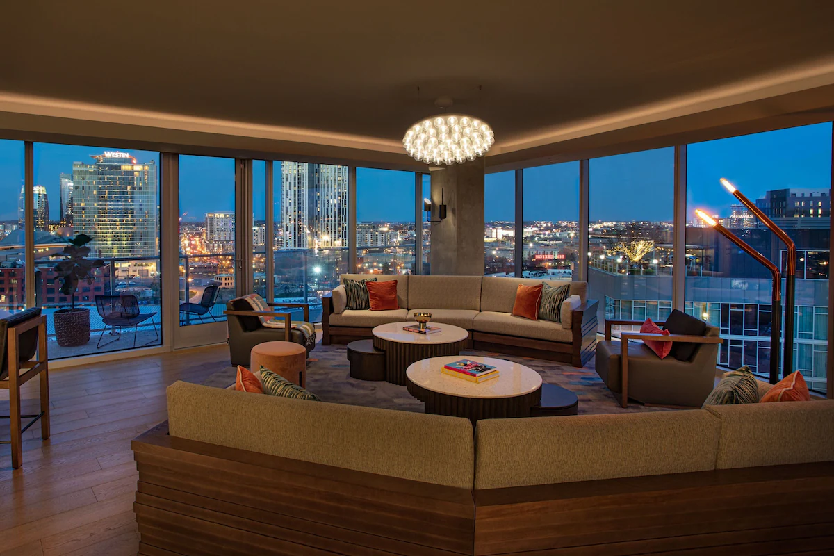 Suite with city view