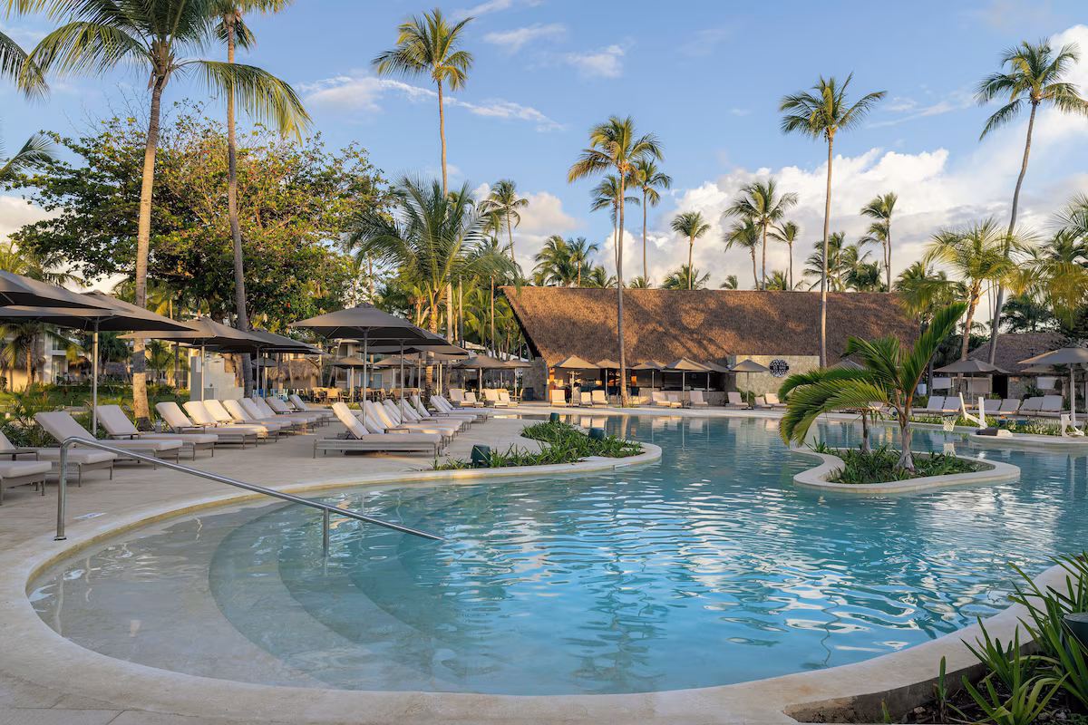 Resort lagoon style pool