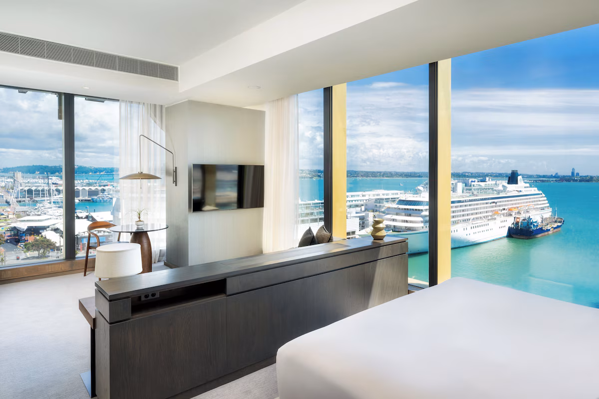 One king suite with ocean view