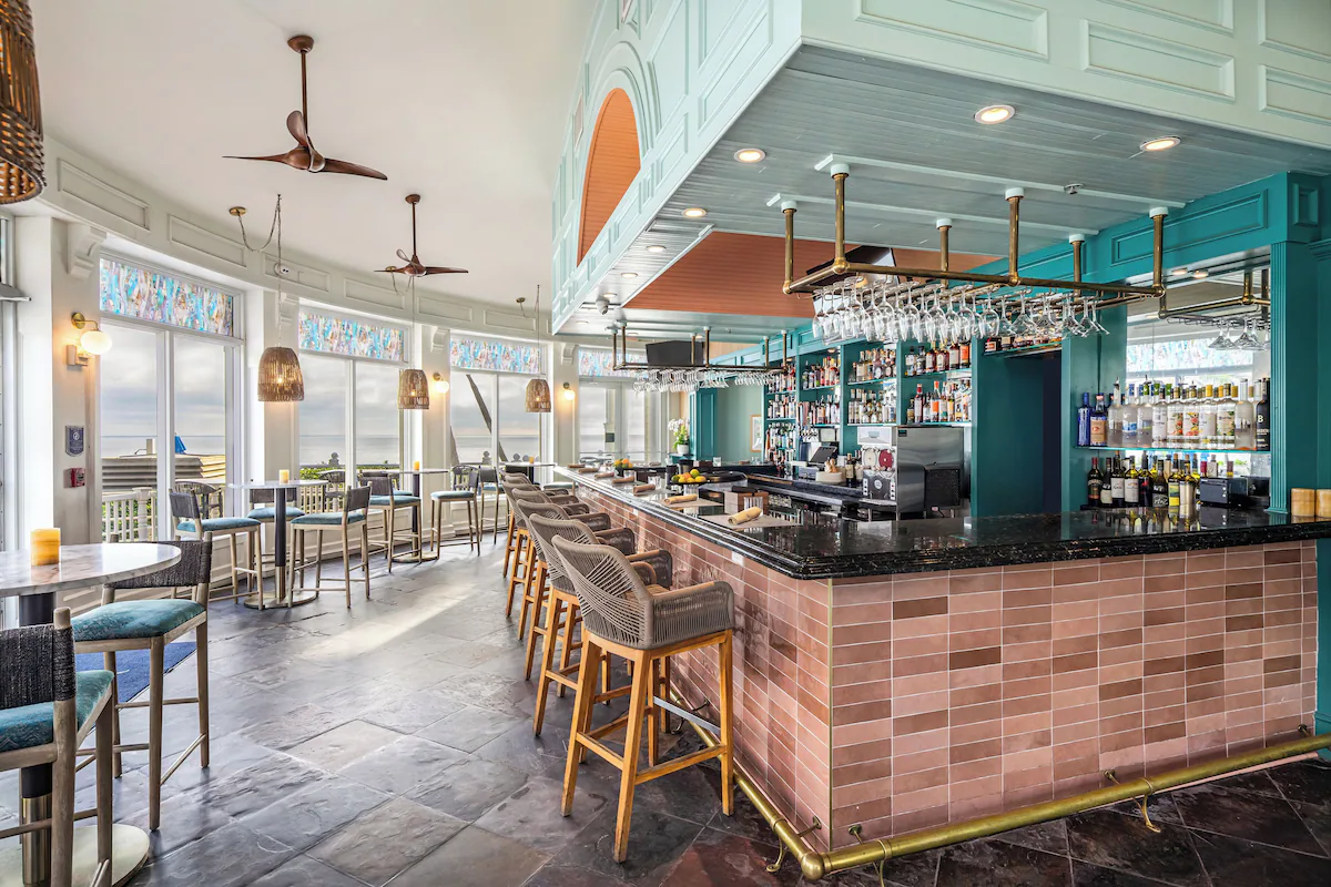 Resort bar and cafe