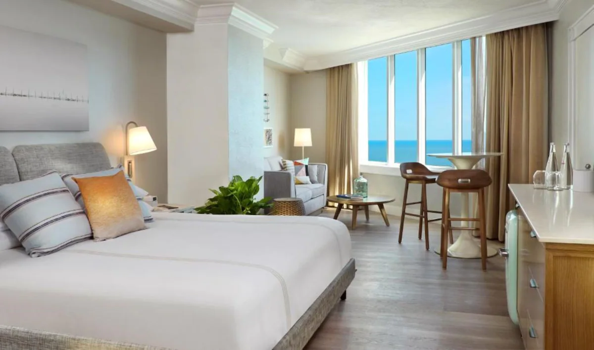 One king room with ocean view