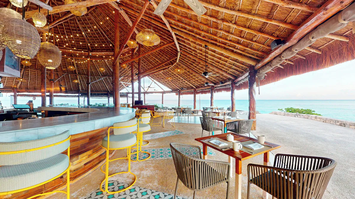 Ocean front cafe