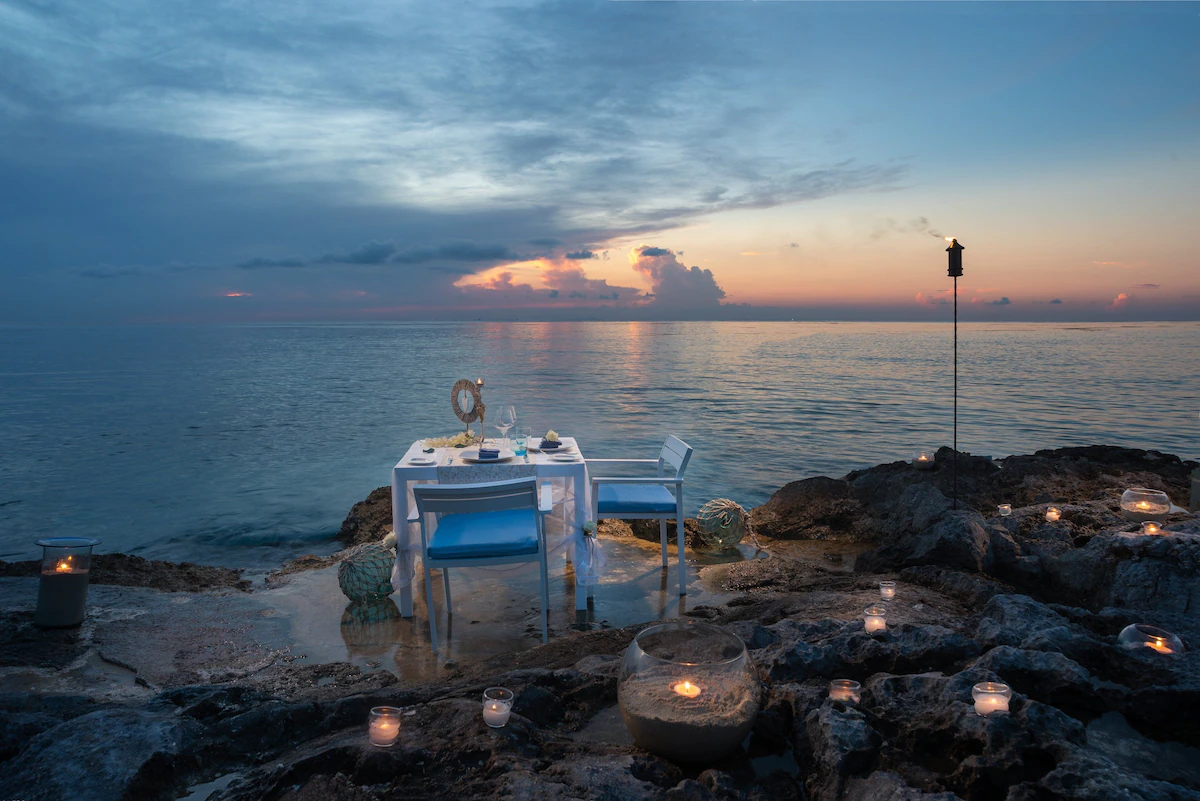 Private ocean front dinning