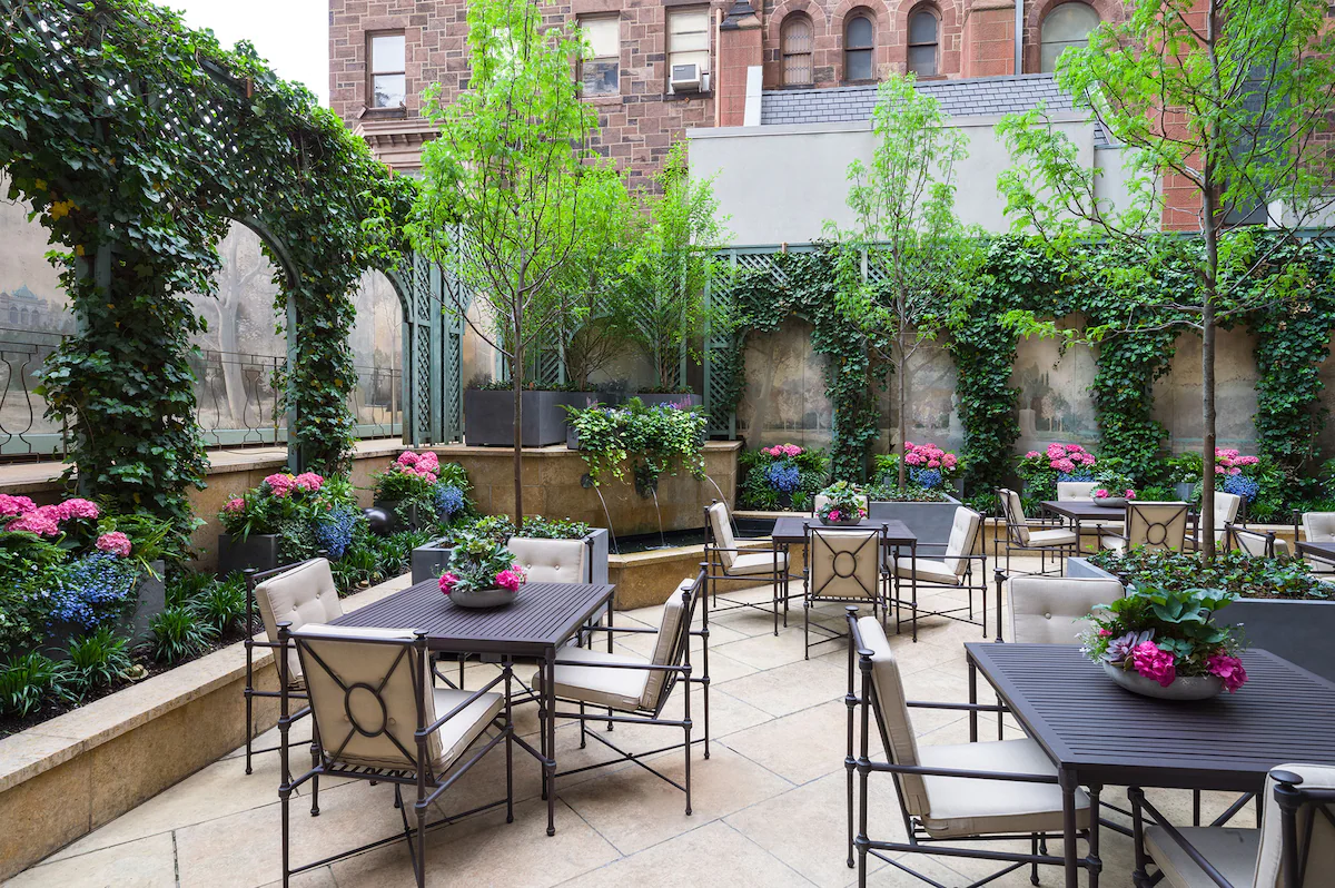 Outdoor dinning