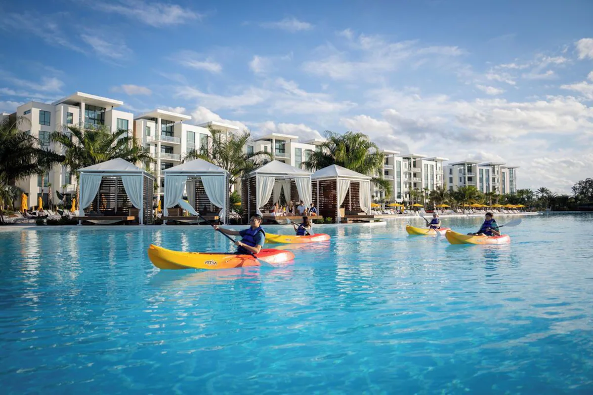 Water activities in the lagoon