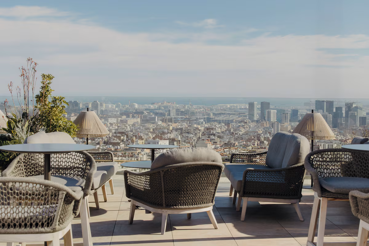 Roof top lounge with a view
