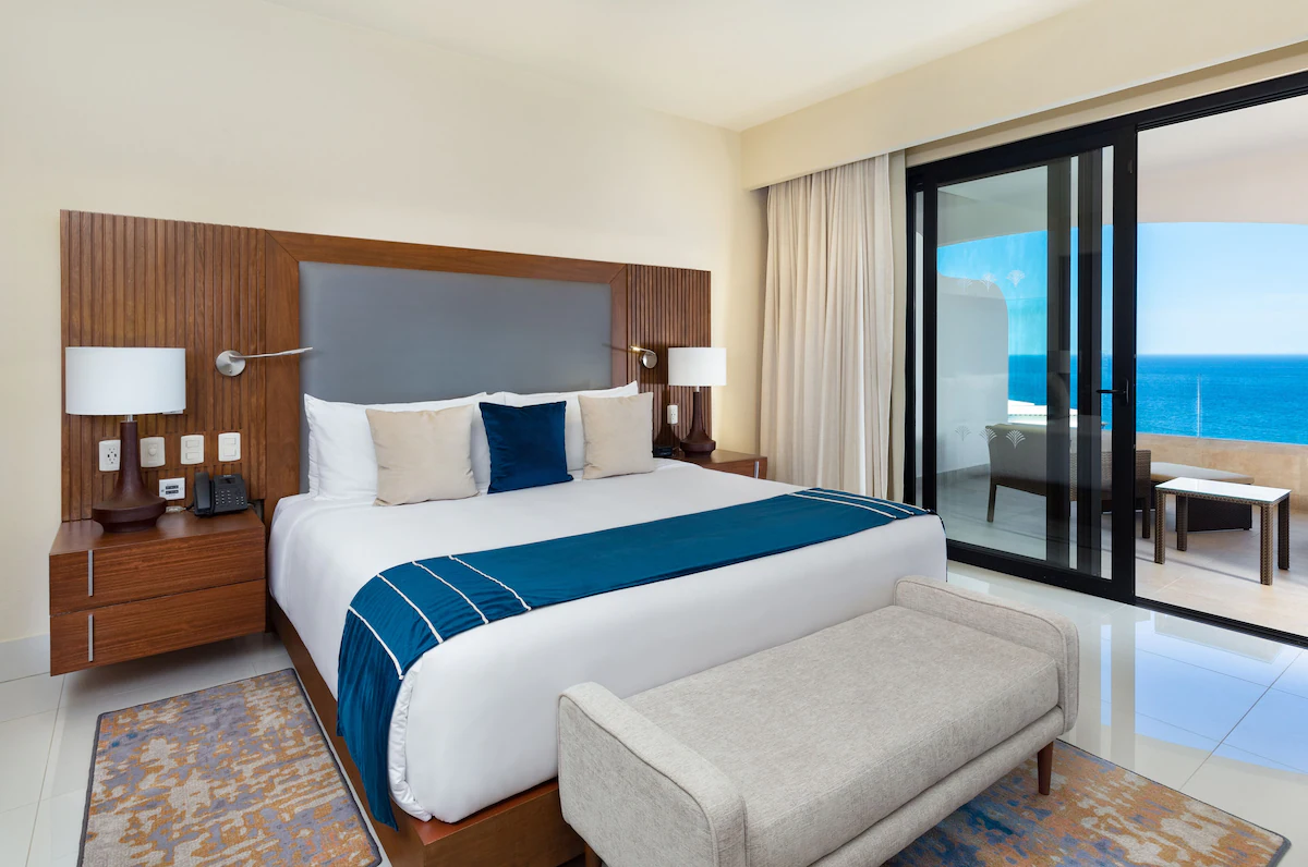 One king room with ocean view