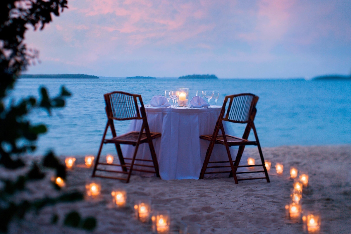 Private waterfront dinner options