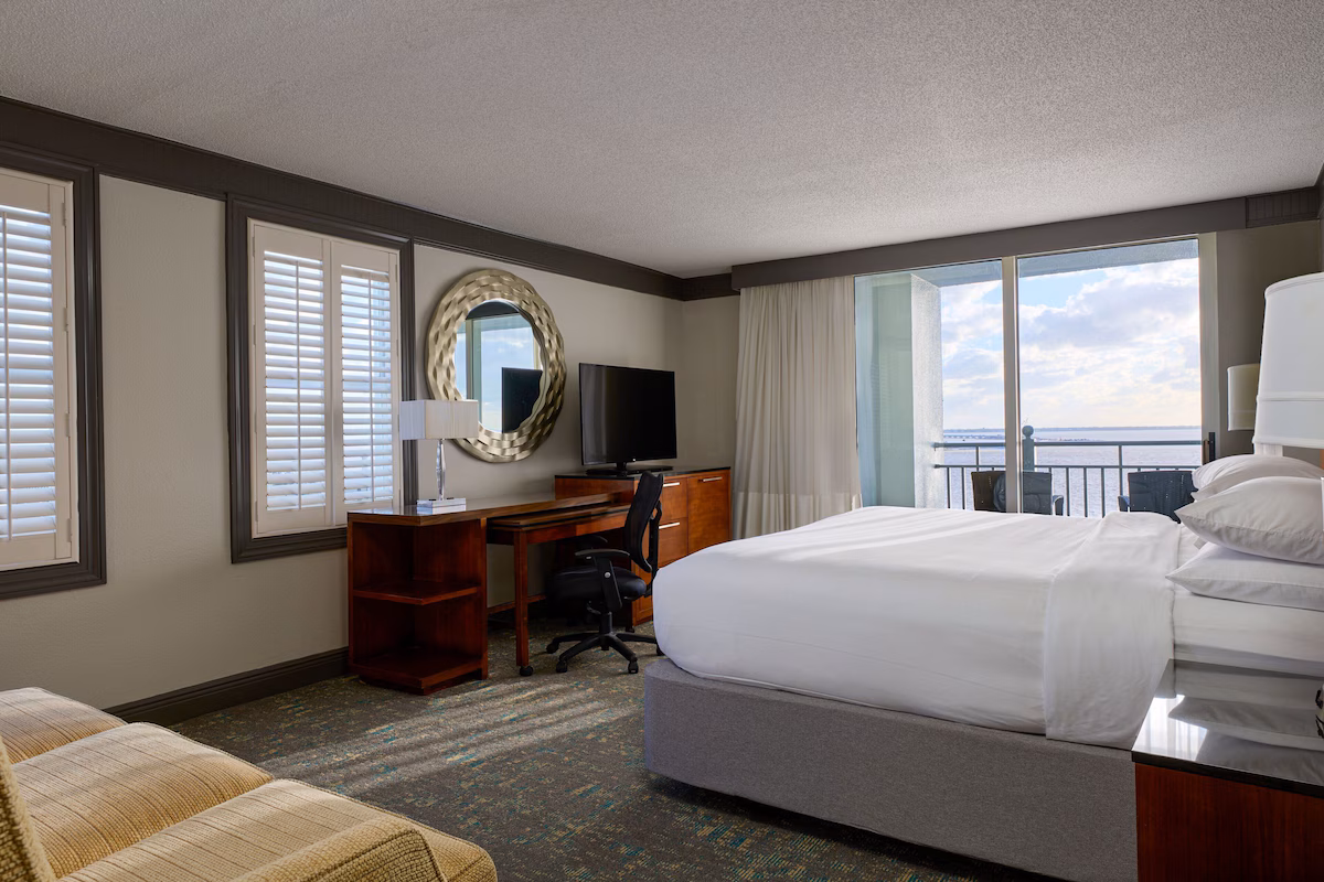 One king suite with balcony