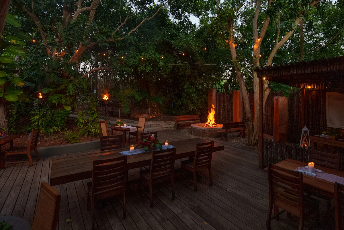 Outdoor dinning