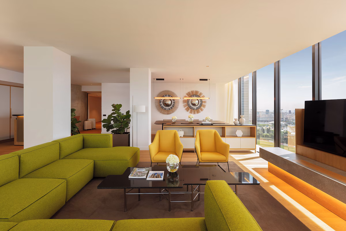 Suite living room with city view