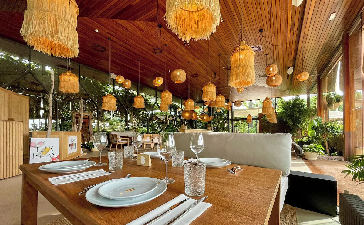 Hotel restaurant